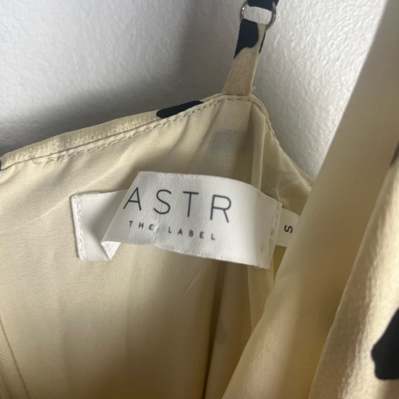 ASTR The Label Dress Size S Cowl Slip Mini Cream Animal Print - Picture 5 of 5